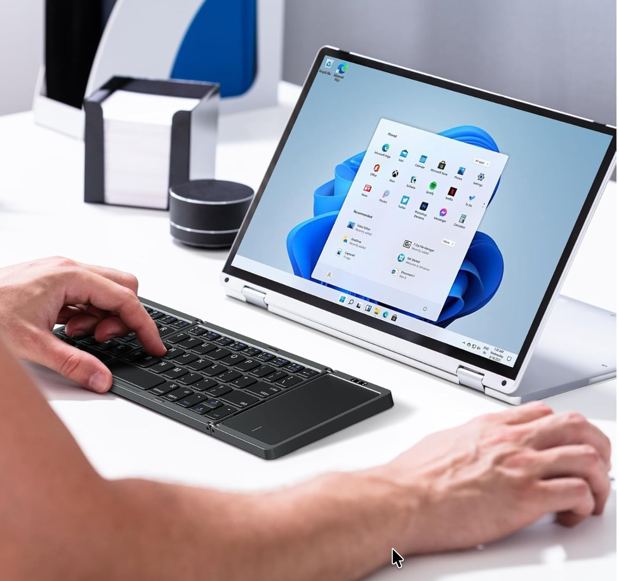 Foldable Keyboard with Touchpad Portable Wireless Bluetooth Keyboard Rechargeable Full Size Ultra Slim Pocket Folding Keyboard